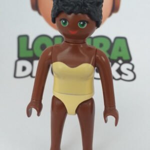 CHICA PISCINA