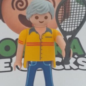 FIGURA CON RAQUETA
