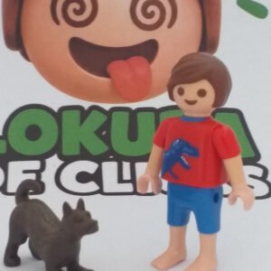 NI?O CON MASCOTA
